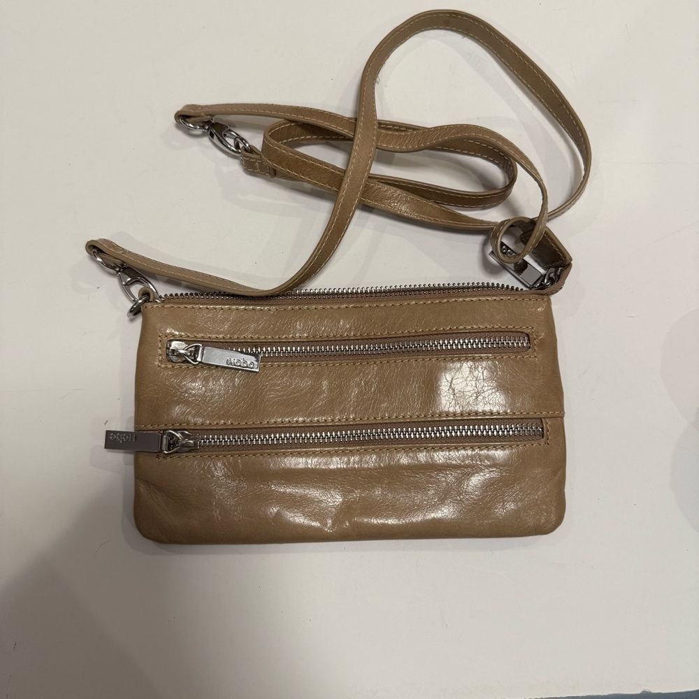 HOBO Tan Leather Crossbody Bag with Zipper Pockets